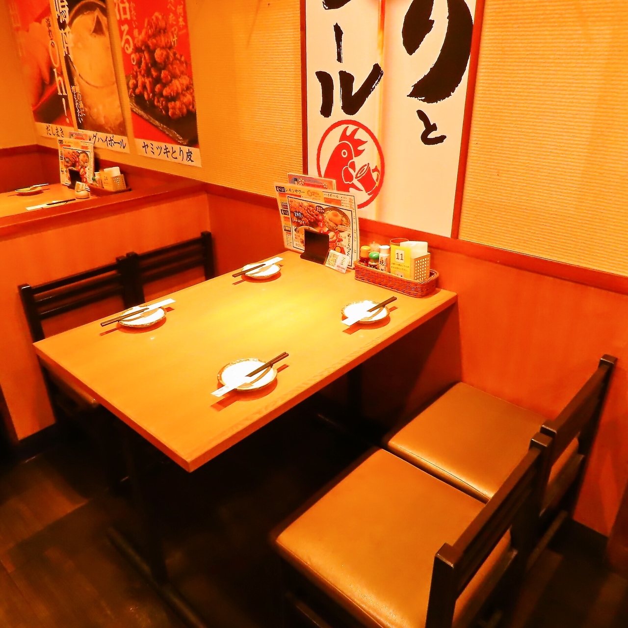 ハッケン酒場 阪急富田駅前店 |テーブル4名様×1