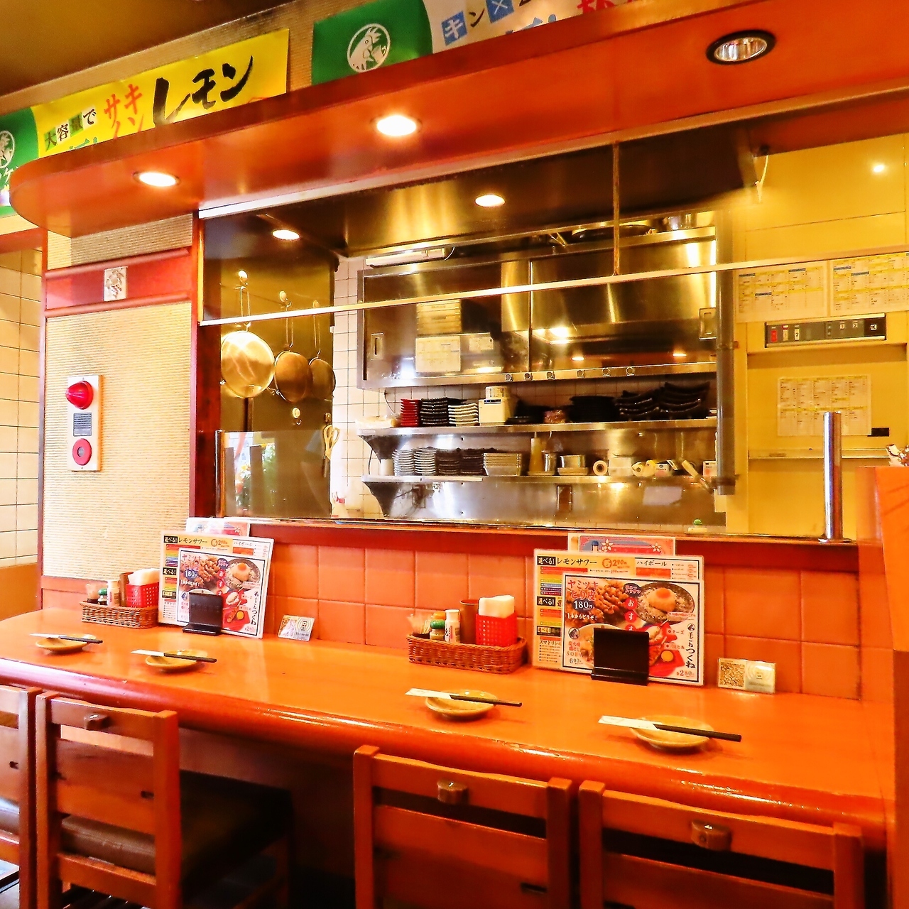 ハッケン酒場 阪急富田駅前店 |カウンター4名様×1